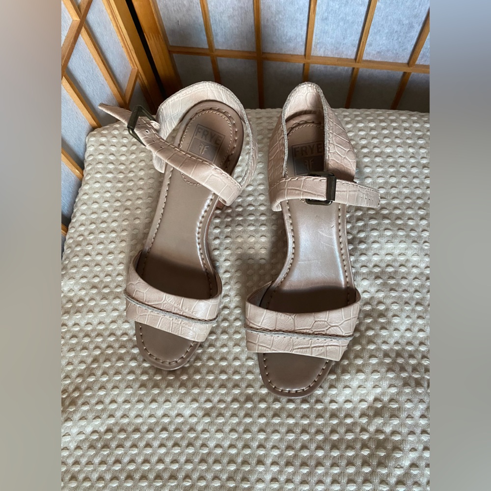FRYE Sandals - Picture 3 of 9
